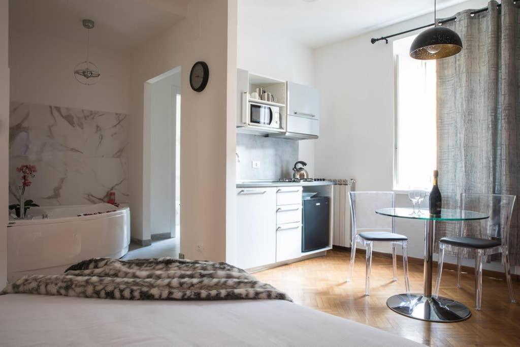 Pink Intimate Jacuzzi Suite Trastevere - Top Collection Rzym Zewnętrze zdjęcie