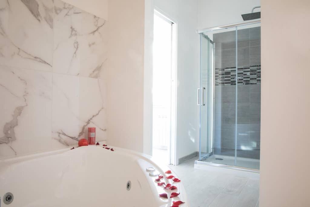 Pink Intimate Jacuzzi Suite Trastevere - Top Collection Rzym Zewnętrze zdjęcie